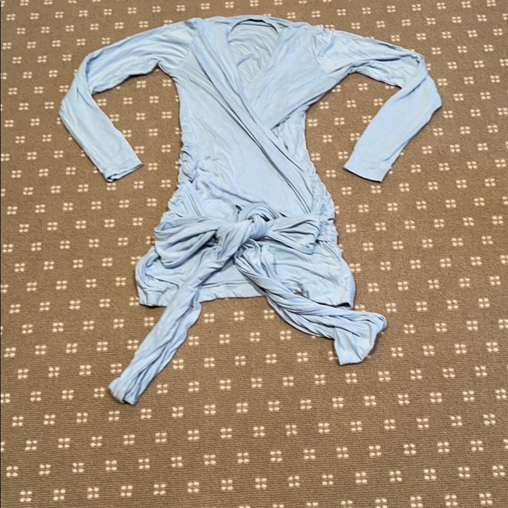 Adorable long sleeve maternity top